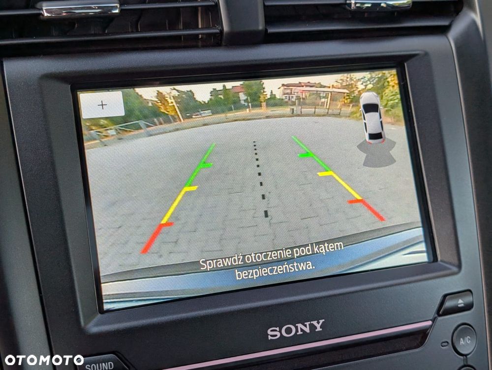 Ford Fusion - 30