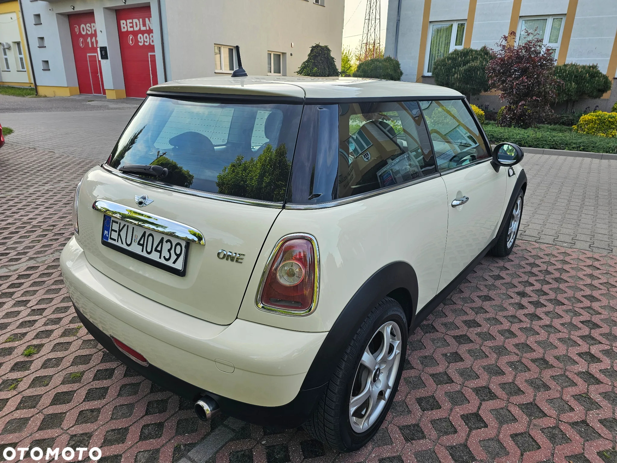 MINI ONE Standard - 8