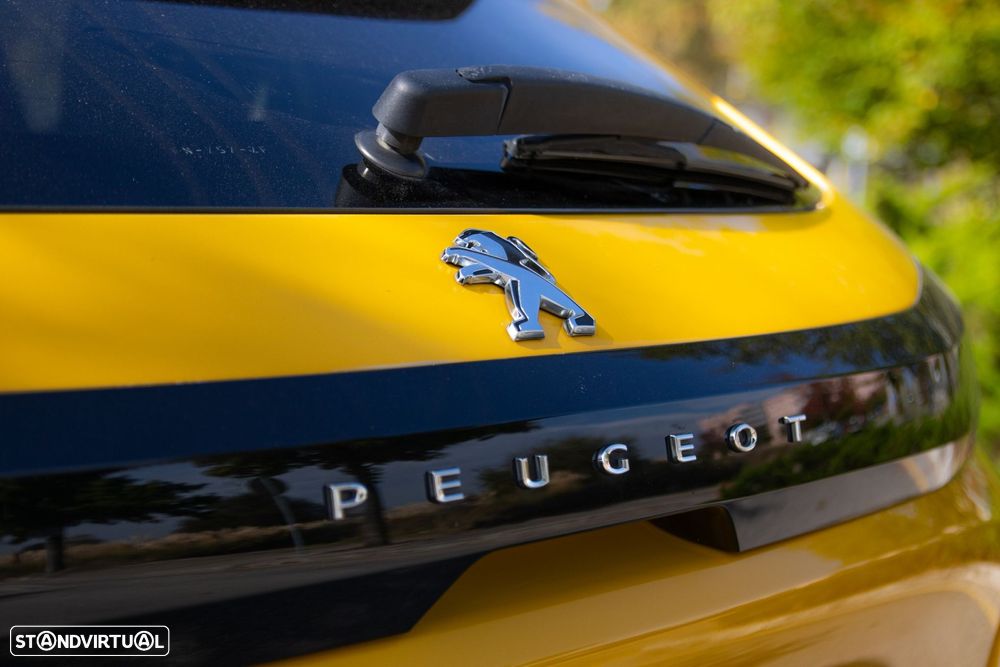 Peugeot e-208 GT - 26