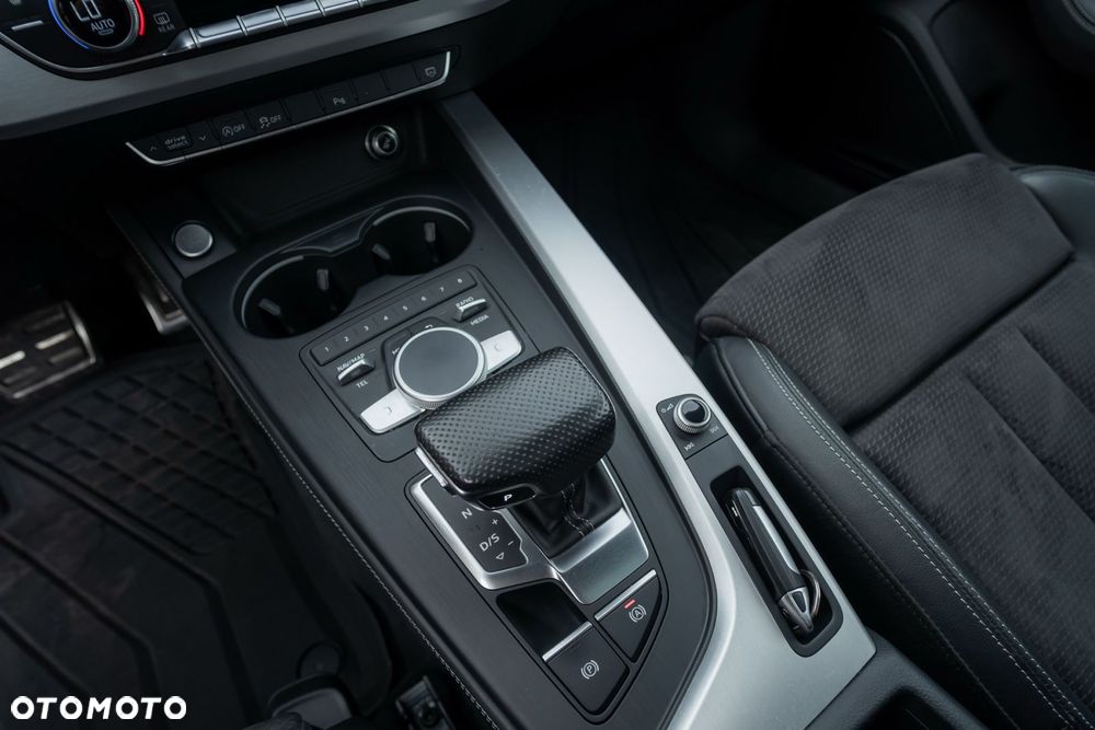 Audi A4 Avant 35 TFSI S tronic S line - 30