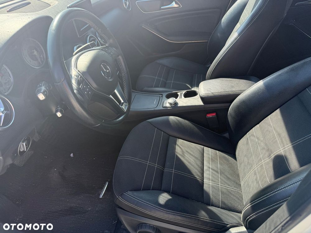 Mercedes-Benz Klasa A 180 (BlueEFFICIENCY) 7G-DCT - 17