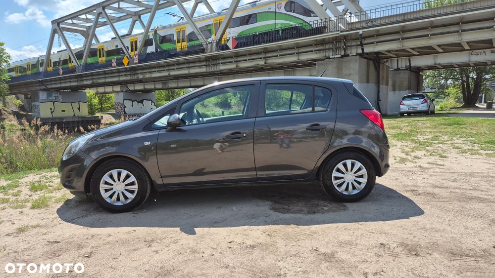 Opel Corsa 1.2 16V Essentia - 3