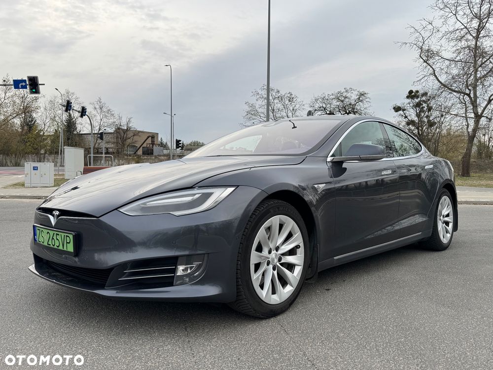 Tesla Model S - 2