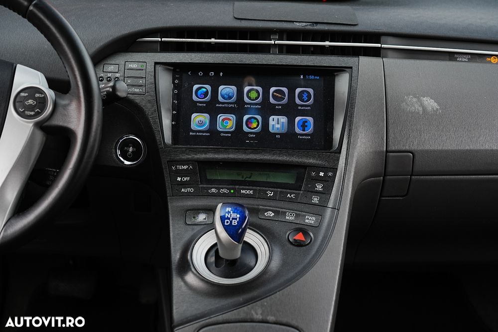 Toyota Prius (Hybrid) Comfort - 9