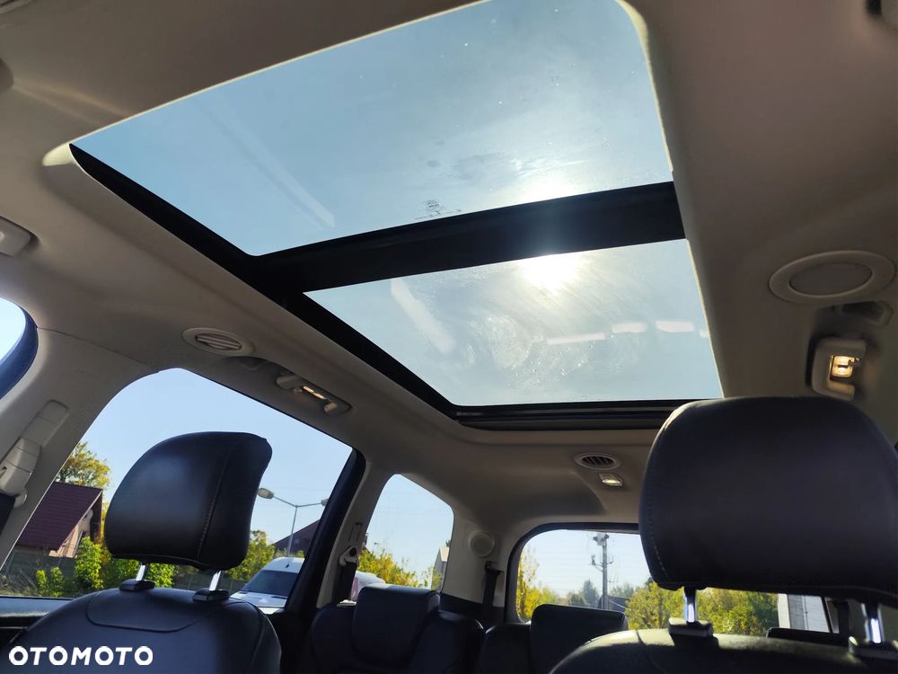 Ford Galaxy - 23