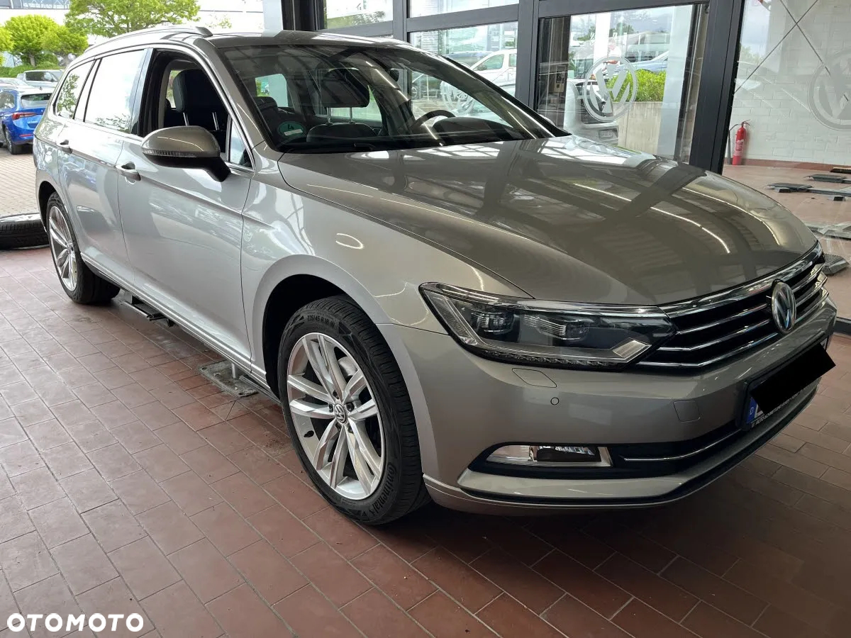 Volkswagen Passat - 2