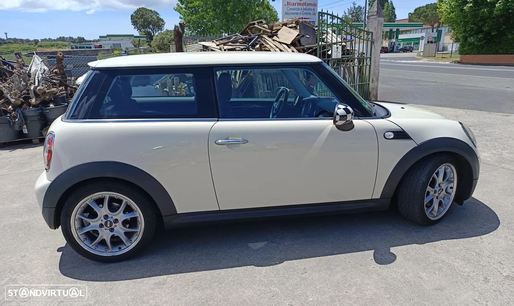 MINI 3 Portas Cooper D - 3