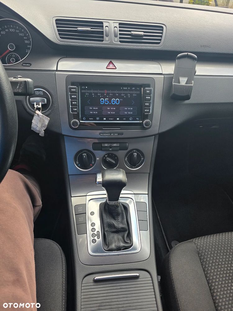 Volkswagen Passat Variant 2.0 TDI DPF DSG Trendline - 6