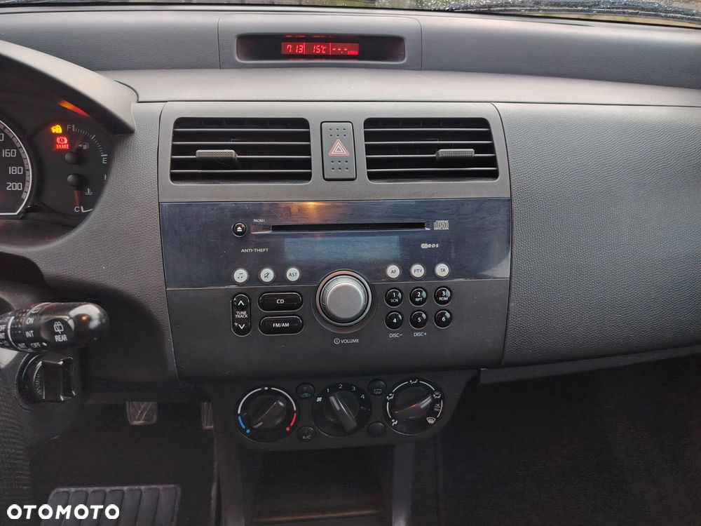 Suzuki Swift - 4