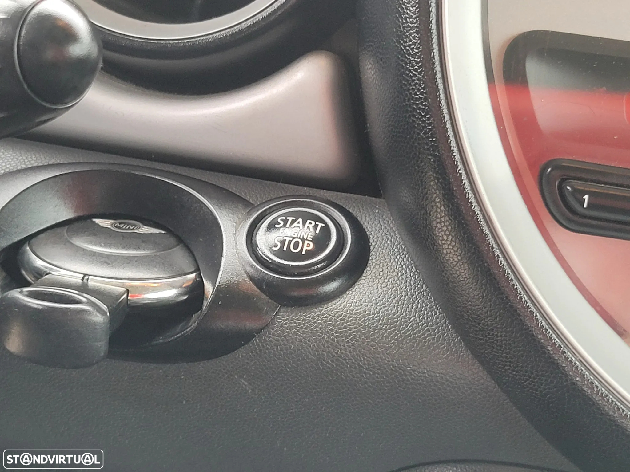 MINI 3 Portas One D - 16