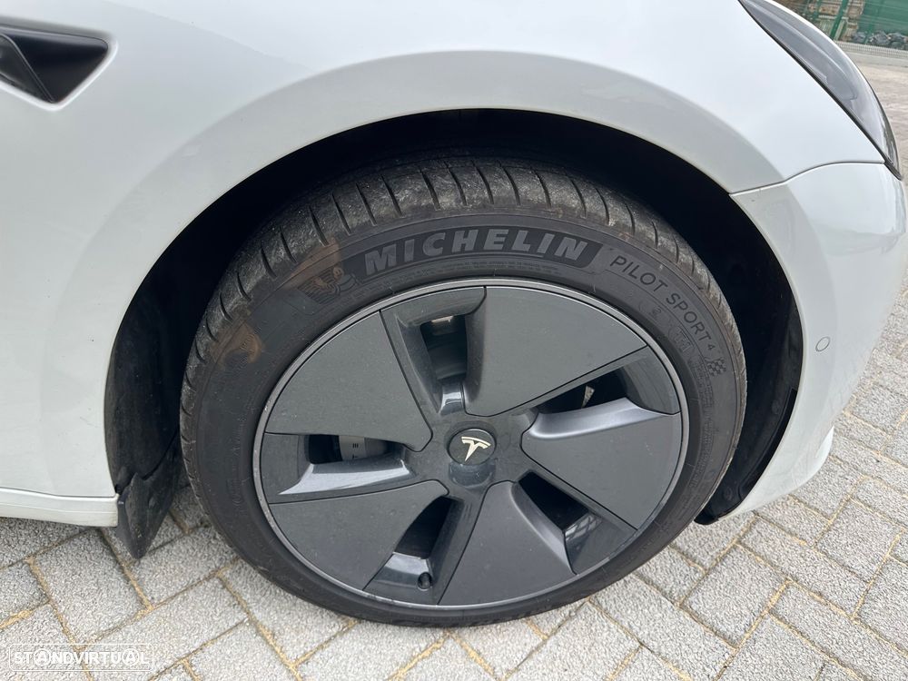 Tesla Model 3 Standard Range Plus RWD - 3