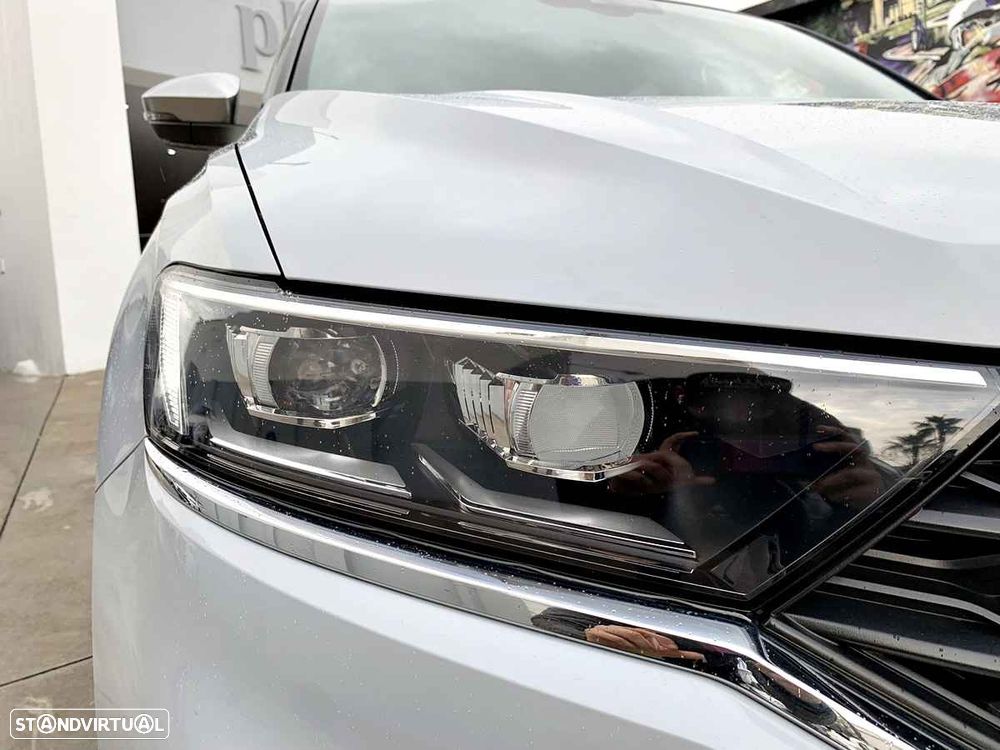 VW T-Roc 2.0 TSI OPF 4MOTION DSG - 36