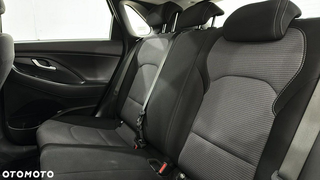 Hyundai i30 1.5 DPI Classic + - 12