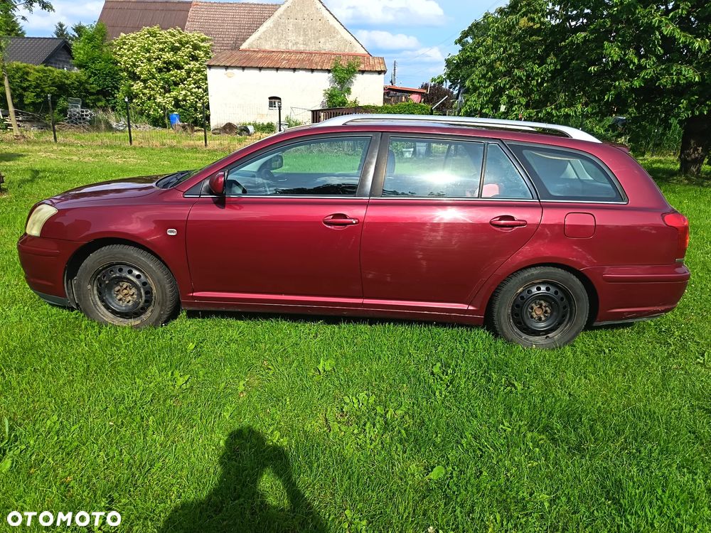 Toyota Avensis - 4