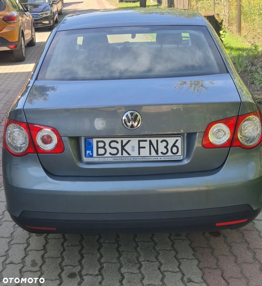 Volkswagen Jetta 1.9 TDI Comfortline - 4