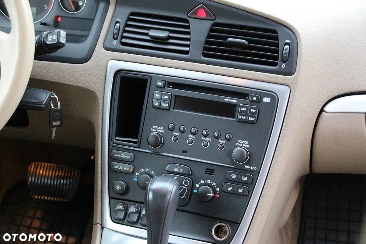 Volvo XC 70 D5 AWD Momentum - 34