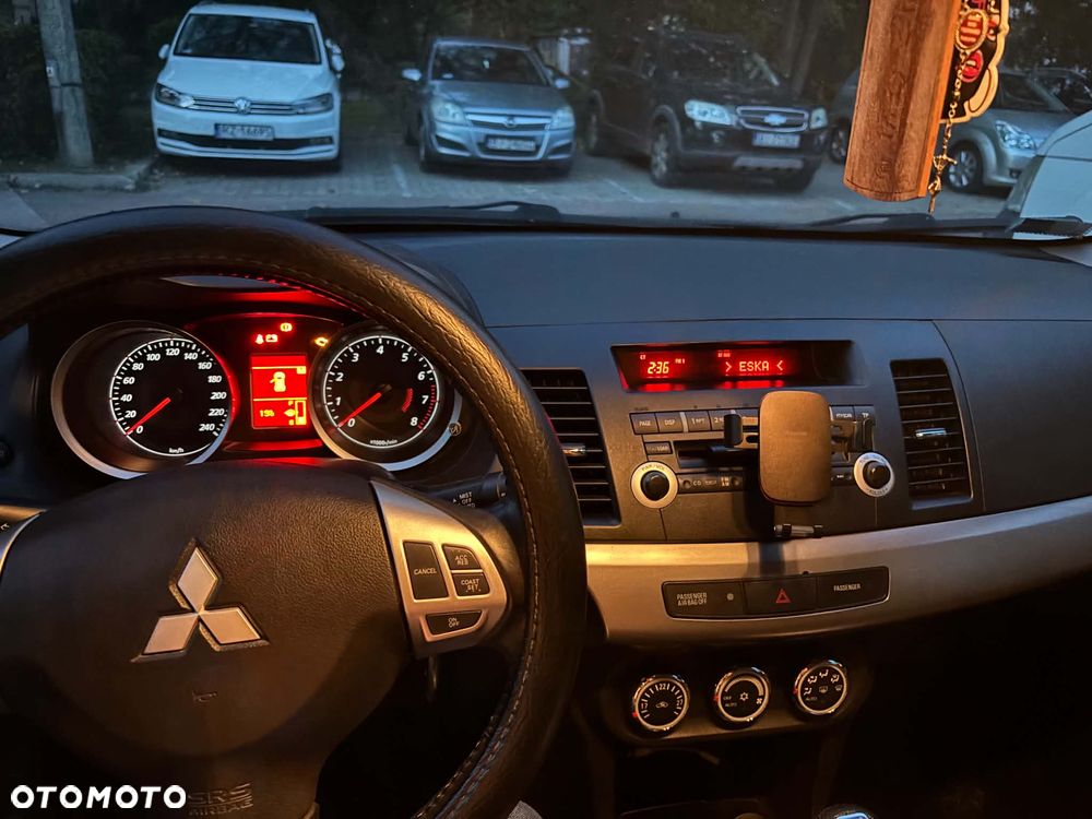 Mitsubishi Lancer - 5