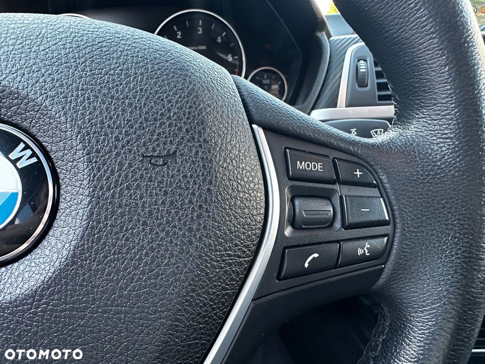 BMW Seria 3 320d Sport Line - 31