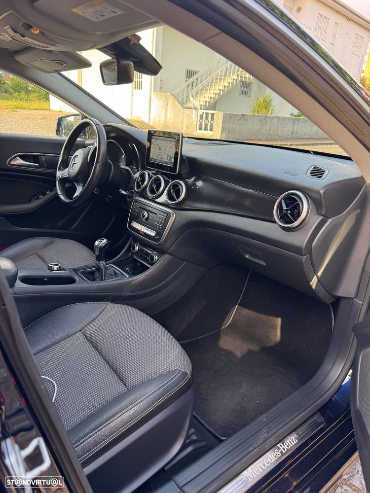 Mercedes-Benz CLA 180 d Shooting Brake - 23