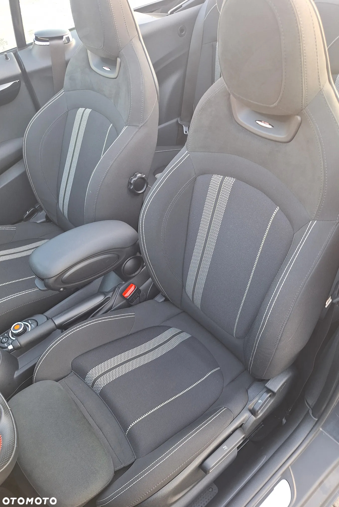 MINI Cooper S Cabrio Sidewalk - 18