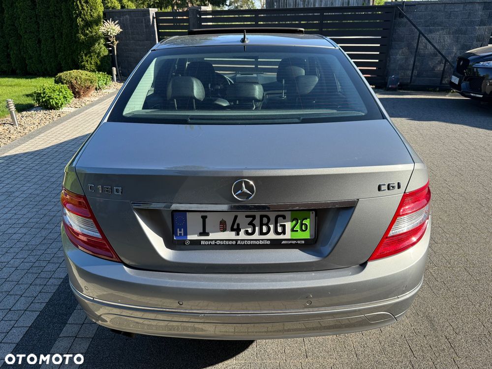 Mercedes-Benz Klasa C 180 CGI Automatik BlueEFFICIENCY Elegance - 13