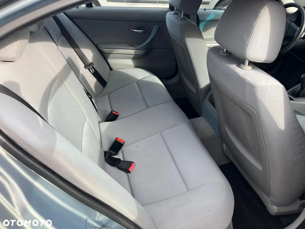 BMW Seria 3 320i - 15