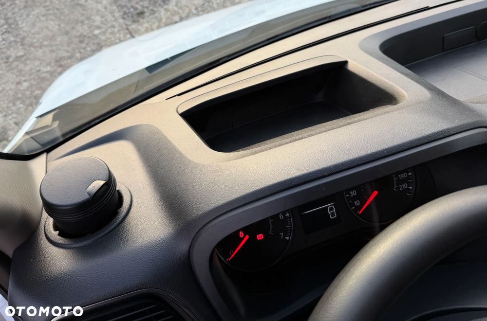 Renault MASTER L3H2 MAXI WZMOCNIONY Zawieszenie poduszki pneumatyczne! MOCNY SILNIK 2.3DCI Rozrząd na ŁAŃCUCHU, Pełna zabudowa paki, Zawiasy drzwi tył 270' DMC3.5t Duża ładowność 1228Kg, HAK 2.5t, Homologacja VAT-1, Parktroniki, Minibar, Stolik EasyLife, Lustro WideView, Oświetlenie LED, Nawigacja, Tempomat, Halogeny, Pakiet Chrom Design, Szare wnętrze, Pełen SERWIS ASO RENAULT!! - 40