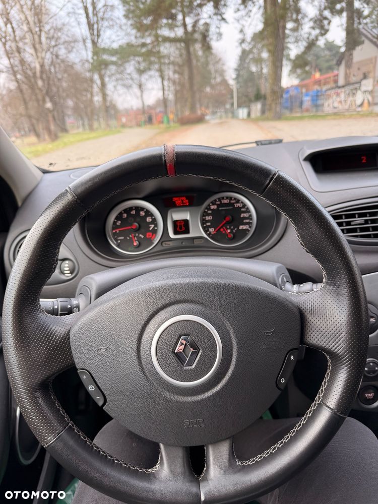 Renault Clio 2.0 16V Sport - 12