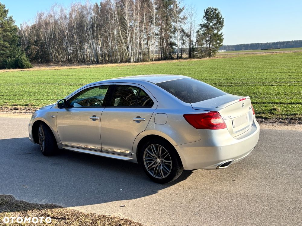Suzuki Kizashi 2.4 4x4 CVT Sport - 8