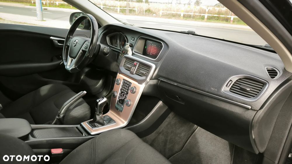 Volvo V40 Cross Country D2 Drive-E Momentum - 8