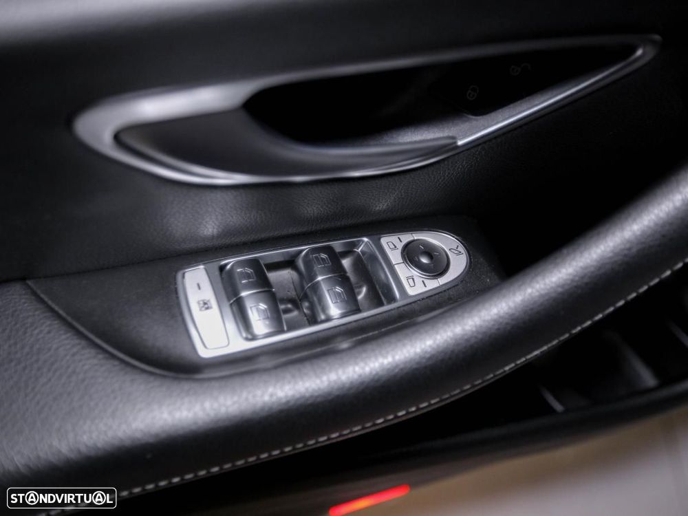Mercedes-Benz E 220 d Avantgarde - 11