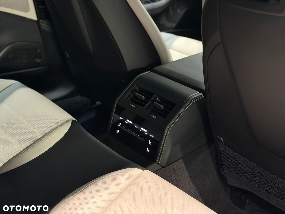 Porsche Panamera 4S E-Hybrid PHEV - 34