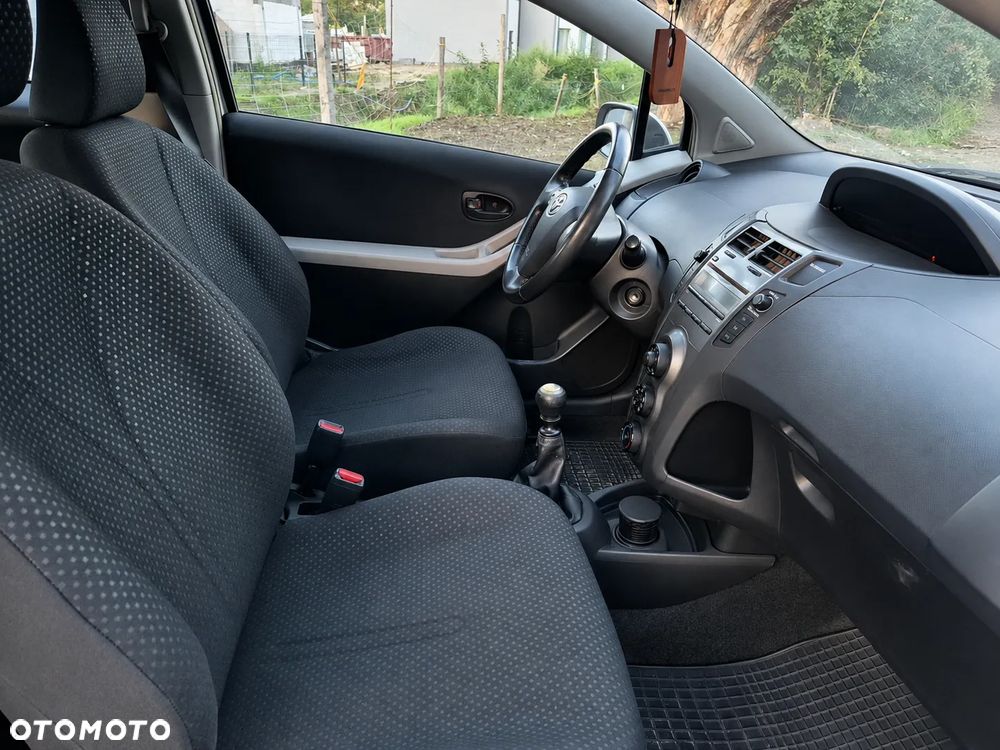 Toyota Yaris 1.33 Luna - 12