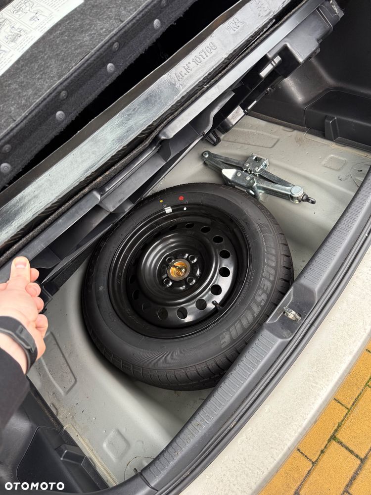 Toyota Corolla Verso 1.6 - 24