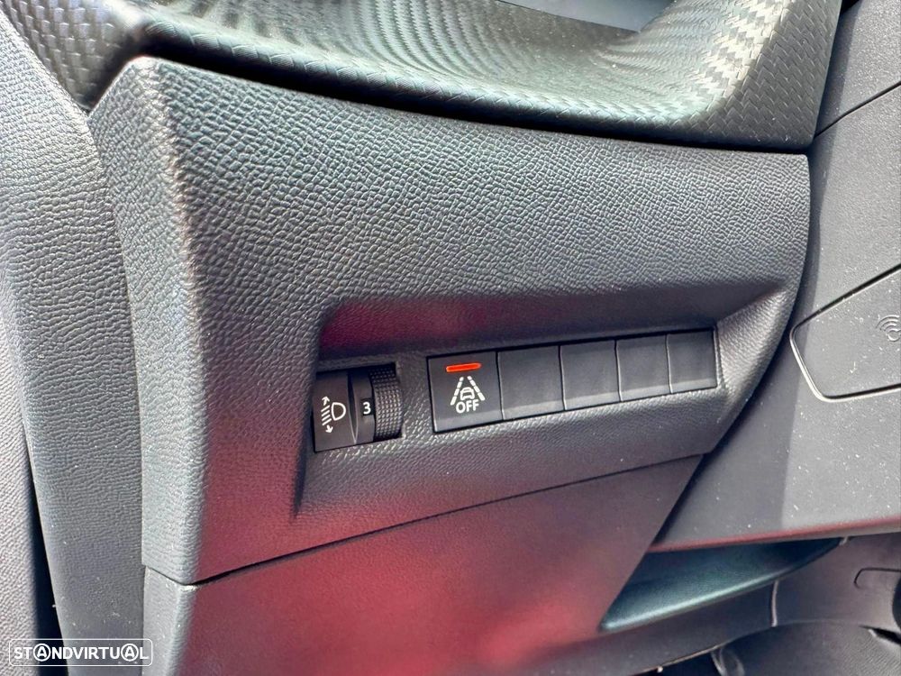 Peugeot 2008 1.2 PureTech Allure - 20