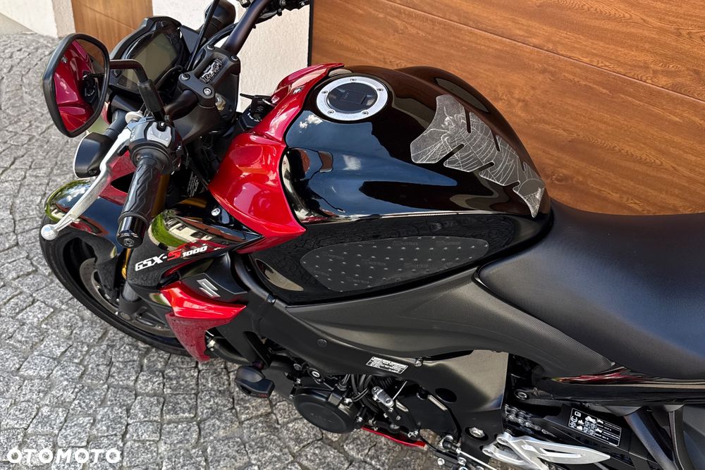 Suzuki GSX - 25