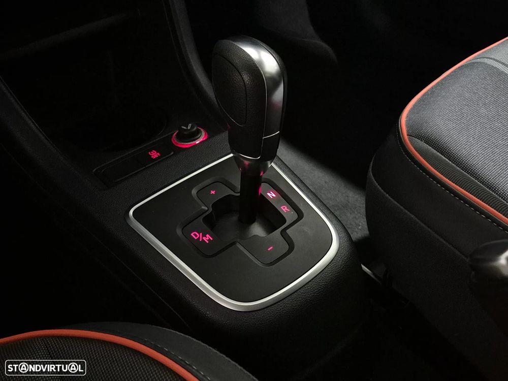VW Up! 1.0 BMT Move Auto - 17