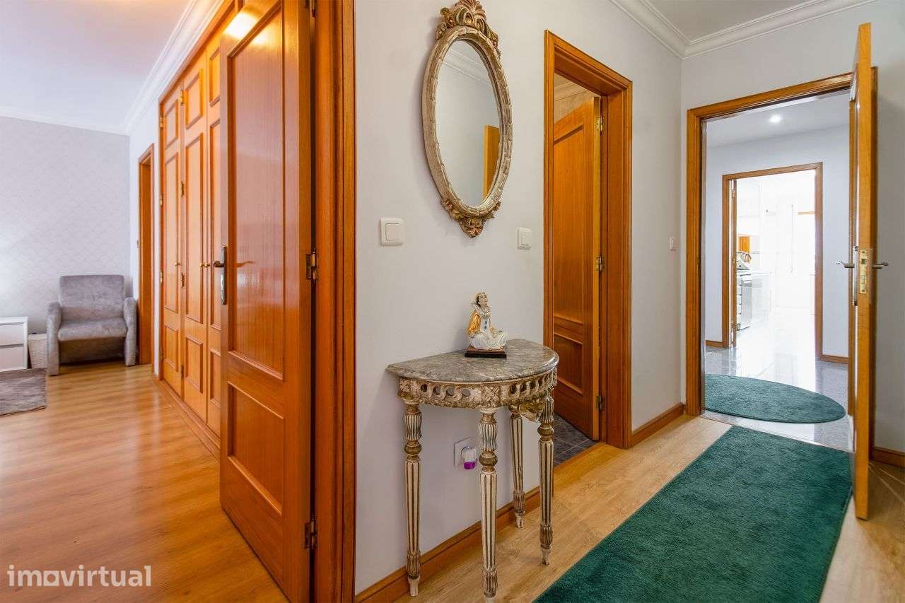 Apartamento T3 no Castêlo da Maia (ISMAI) - Grande imagem: 2/24