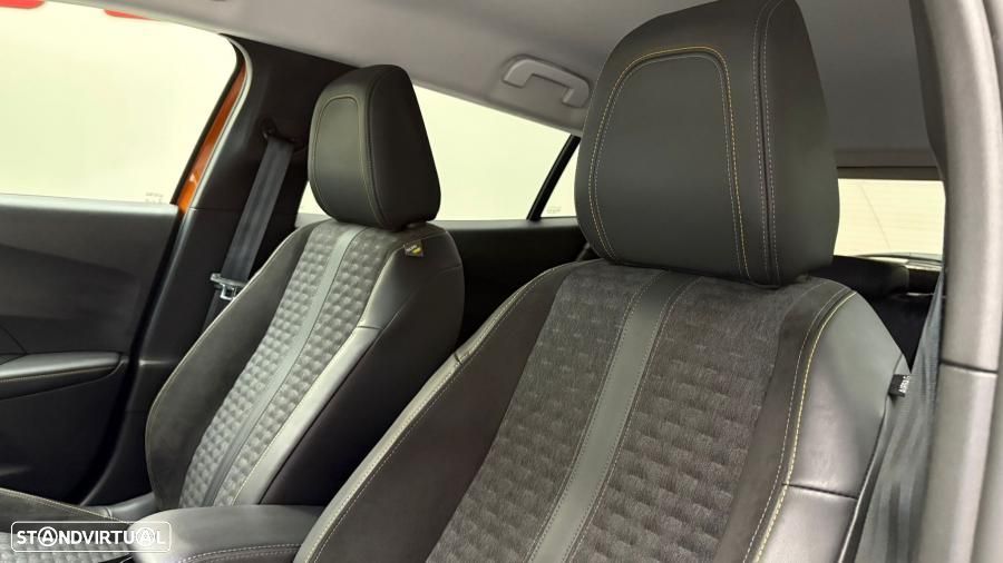 Peugeot 2008 1.2 PureTech Allure Pack EAT8 - 22