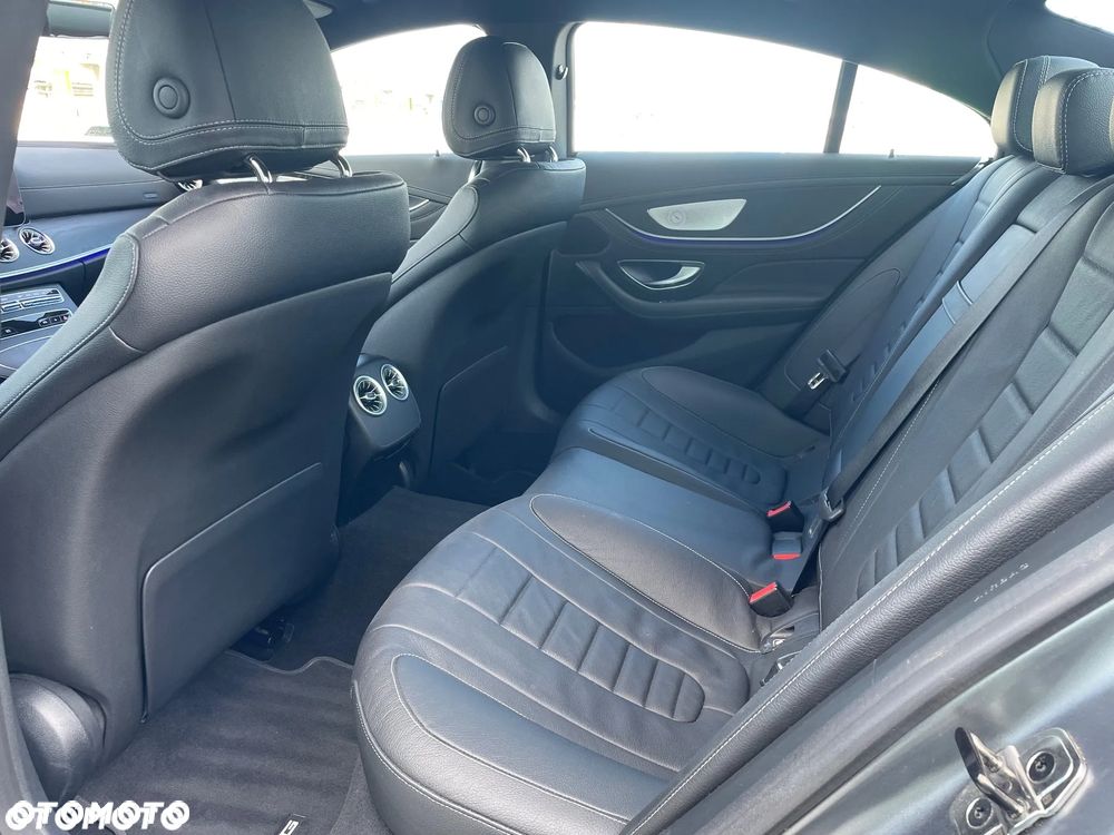 Mercedes-Benz CLS 300 d 4Matic 9G-TRONIC AMG Line - 25