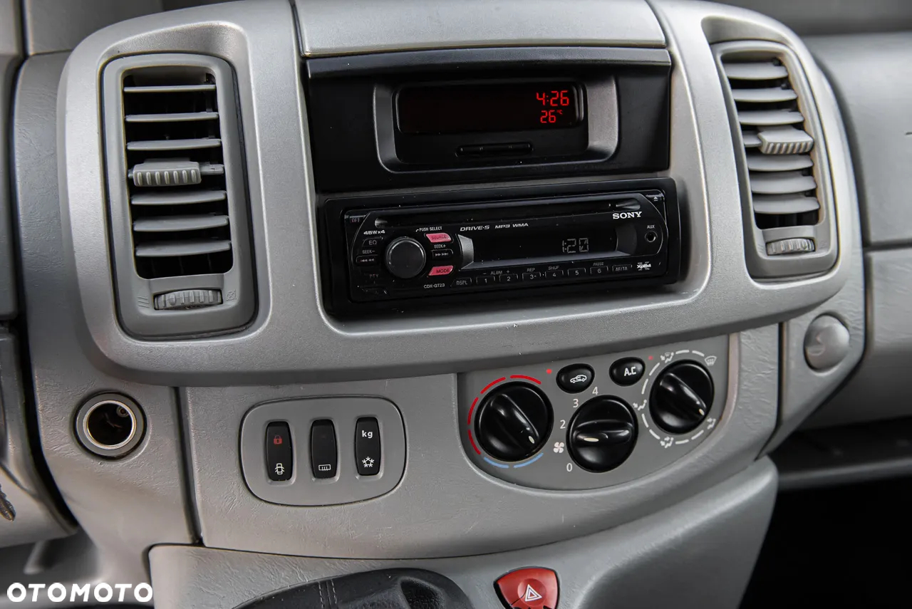 Renault Trafic - 14