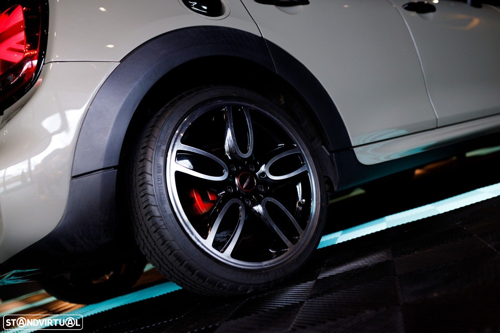 MINI 5 Portas Cooper S Aut. - 8