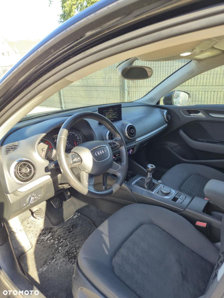 Audi A3 Sportback 1.6 TDI ultra Attraction - 11