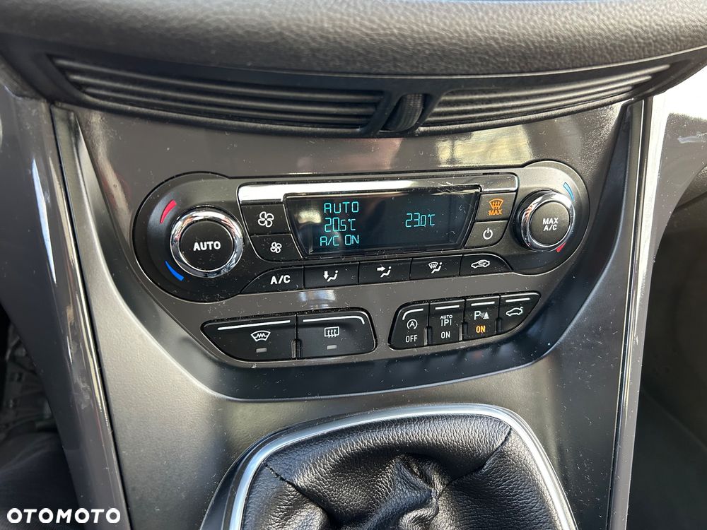 Ford Kuga 1.5 EcoBoost 2x4 Titanium - 18