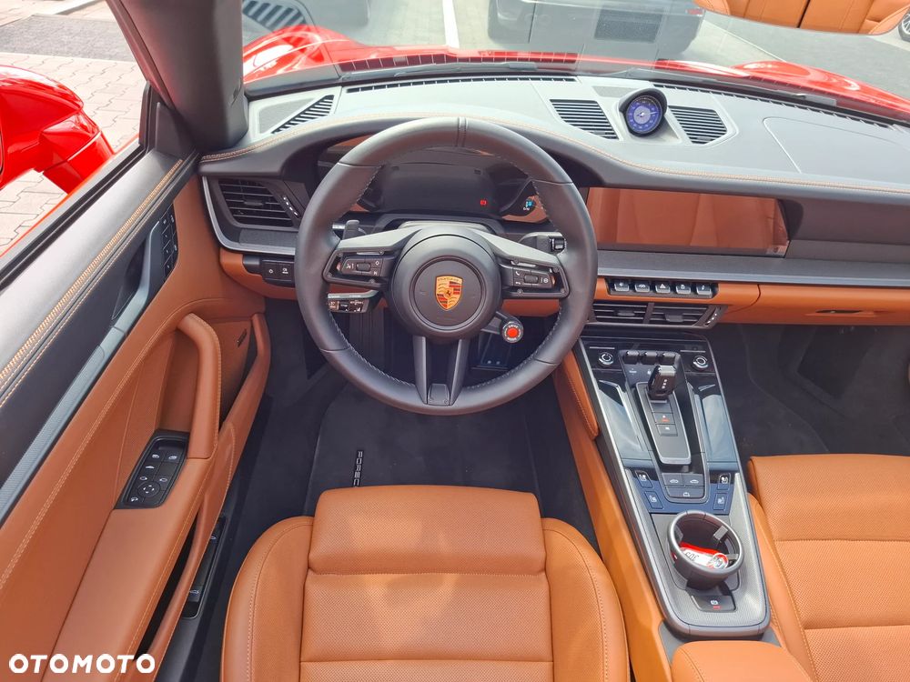 Porsche 911 Carrera 4S - 12