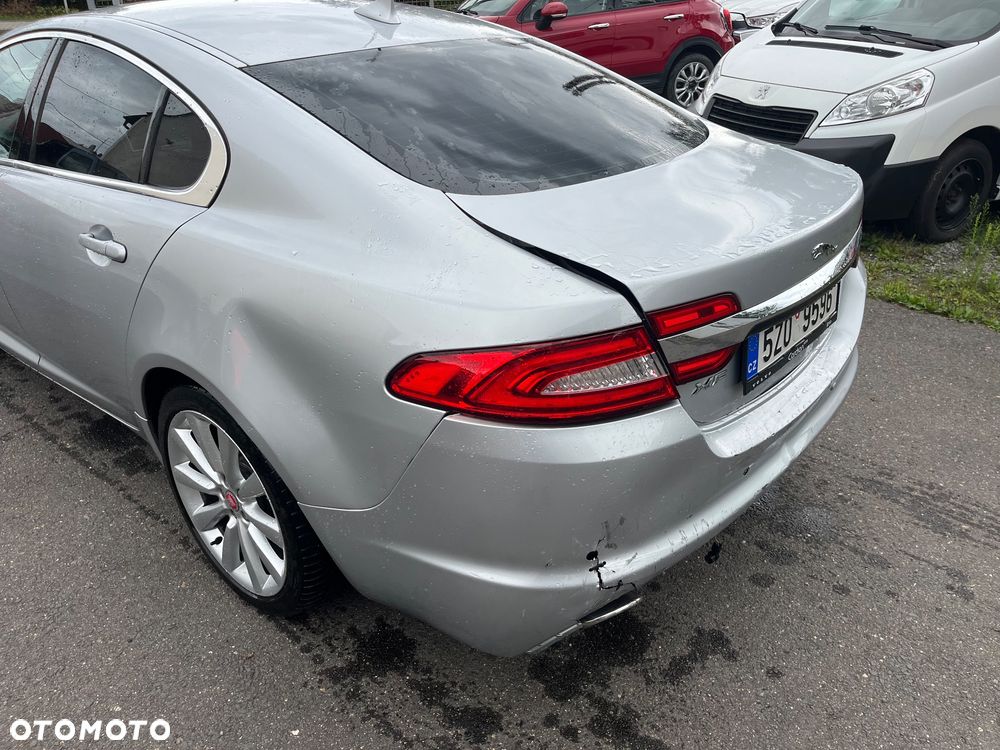 Jaguar XF 3.0 V6 D Luxury - 6