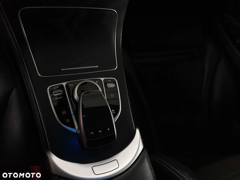Mercedes-Benz GLC 220 d 4Matic 9G-TRONIC AMG Line - 33