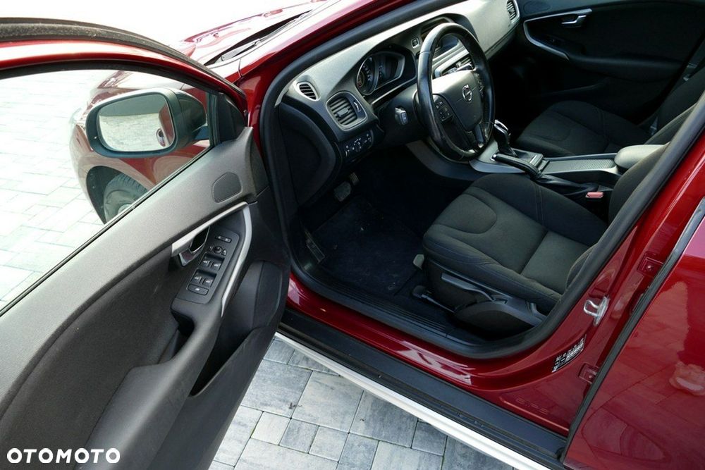 Volvo V40 Cross Country - 18