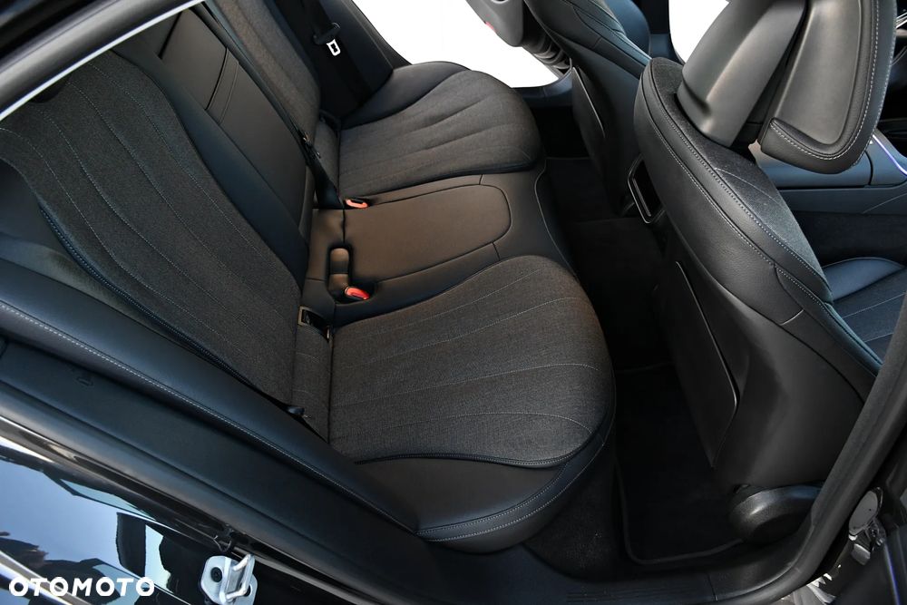 Mercedes-Benz Klasa E 200 Avantgarde - 23