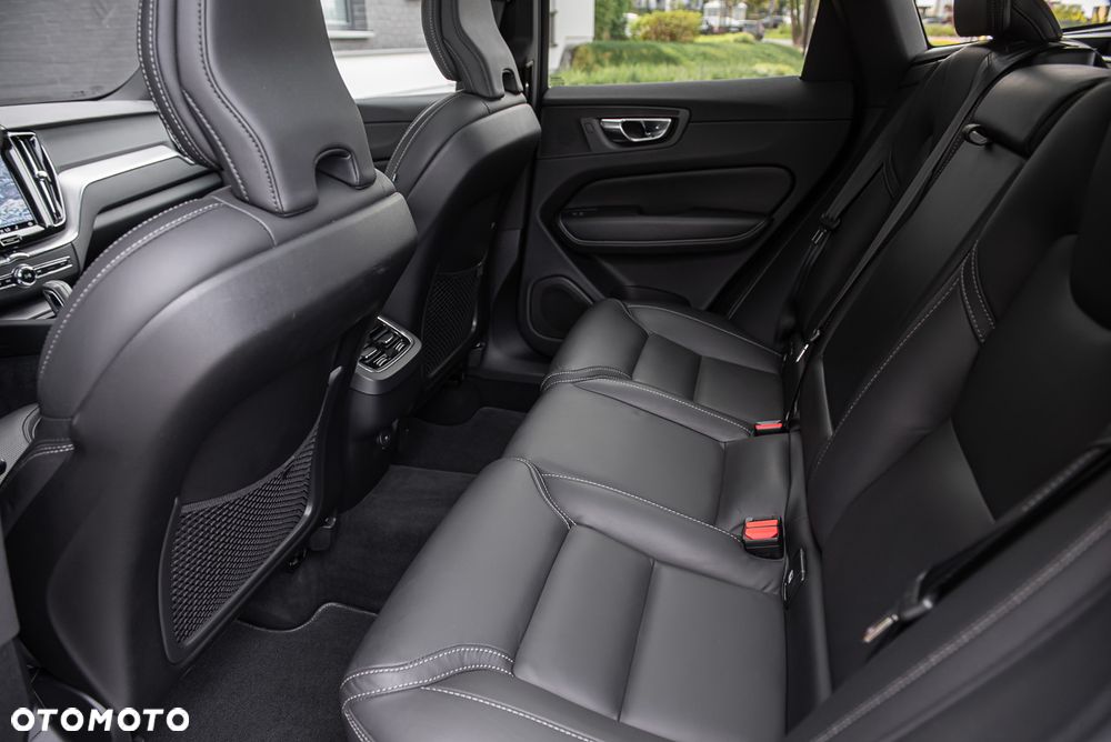 Volvo XC 60 B5 D AWD Geartronic RDesign - 32